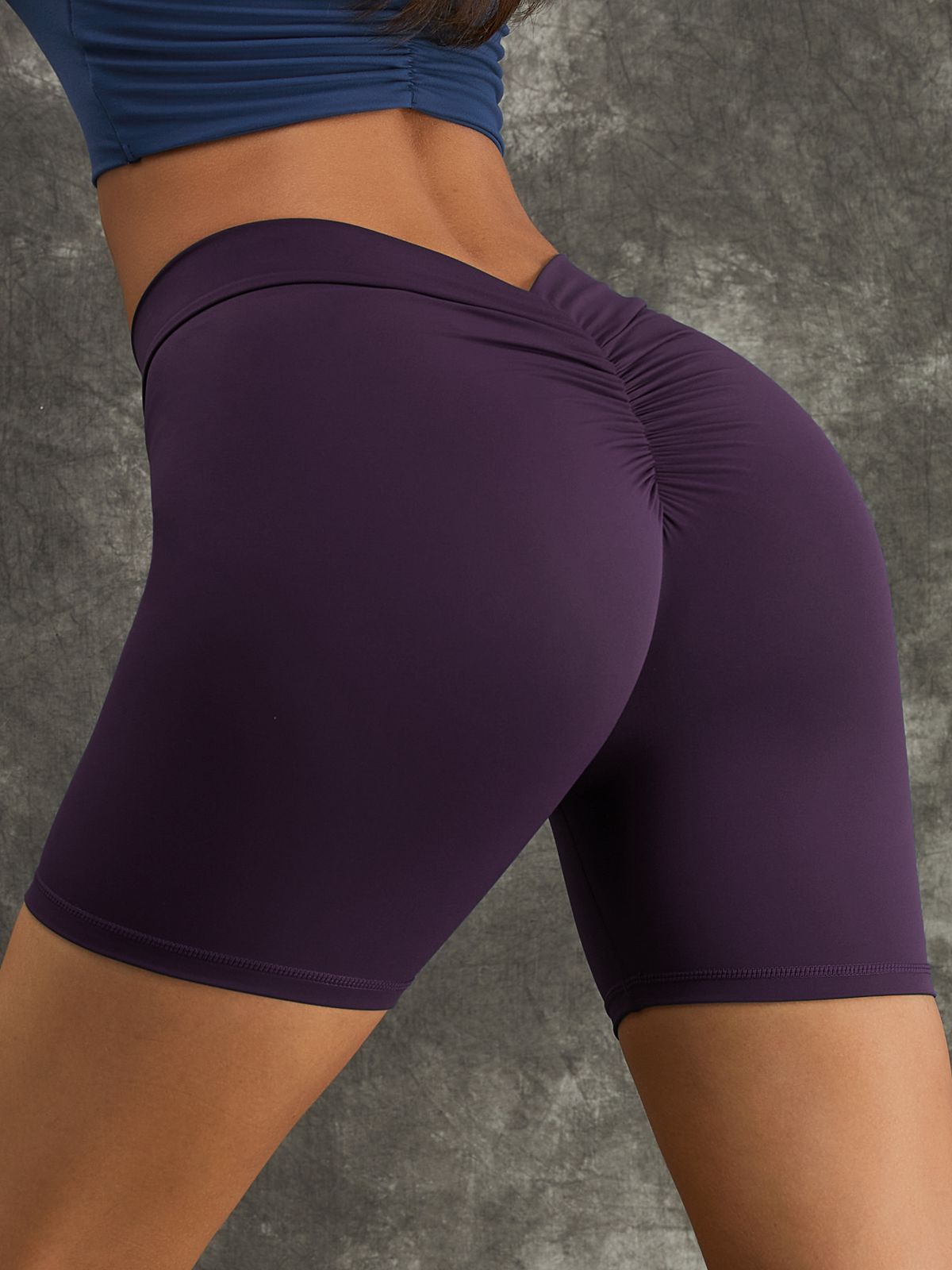 ZASUWA Female Deep V-Back Scrunch Bum Spandex Gym Booty Shorts