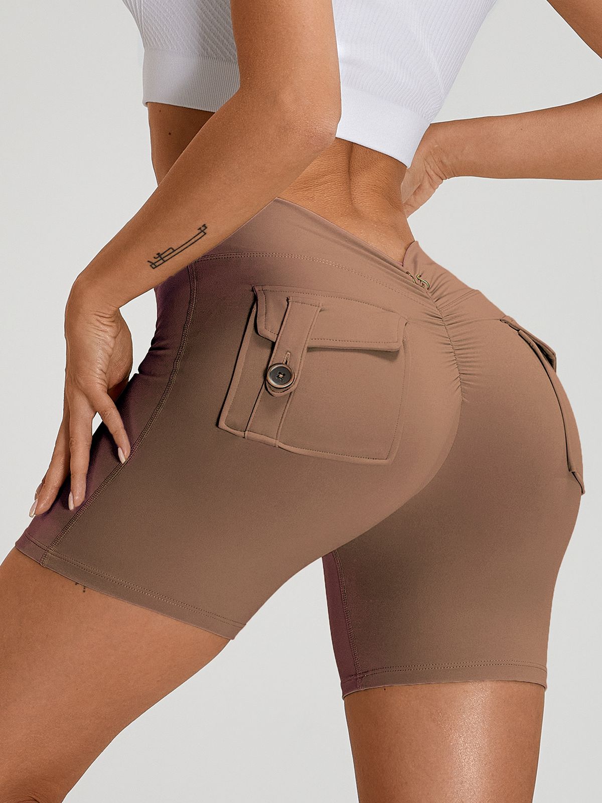 ZASUWA Female Deep V Back Pocket Scrunch Bum Booty Shorts