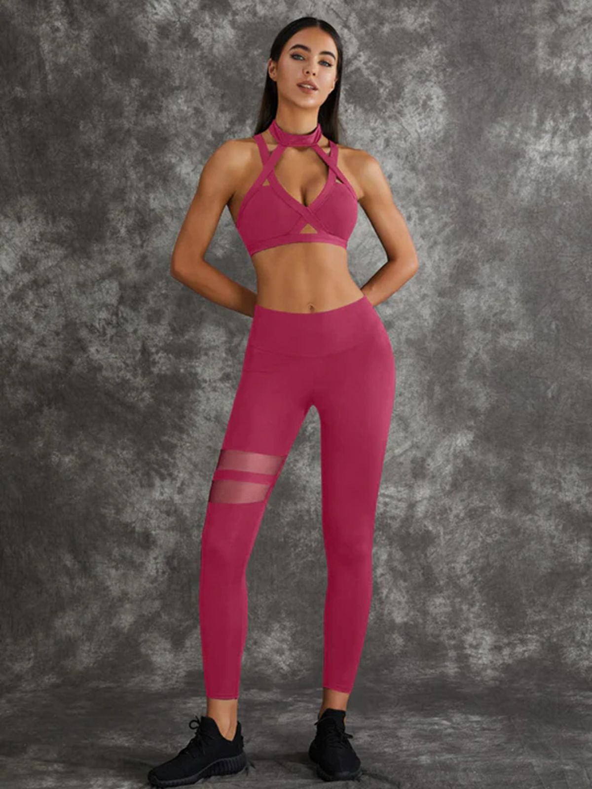 ZASUWA Female Unique Cut Out Pocket Mesh Scrunch Bum Spandex Gym Booty Shorts