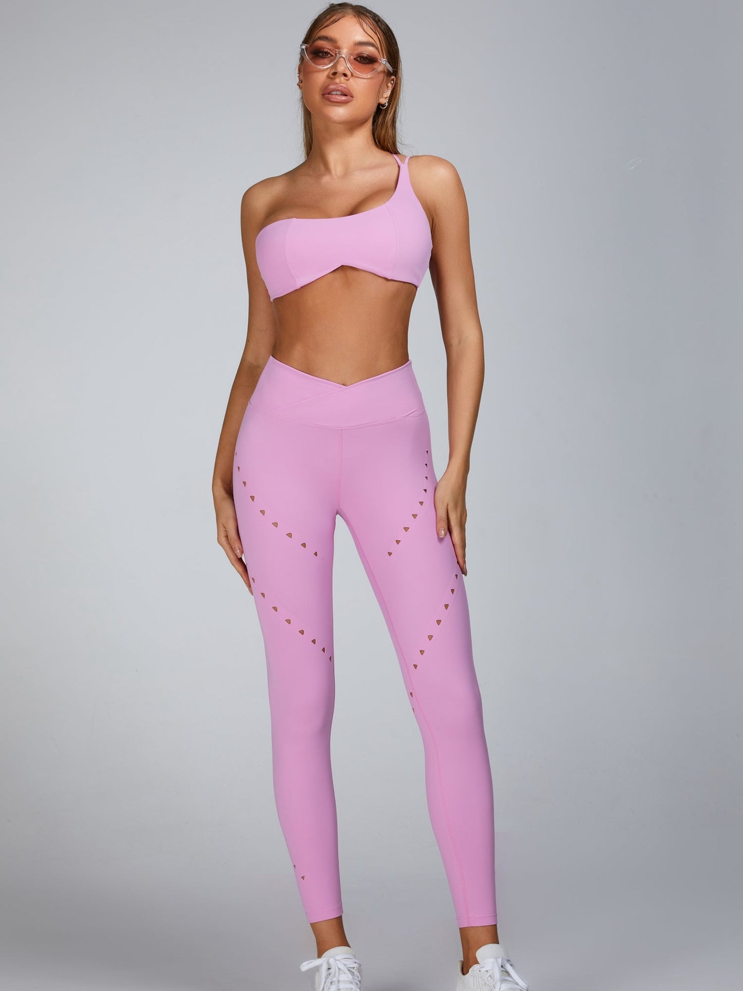 ZASUWA Female Cutout Tailoring Sports Bras