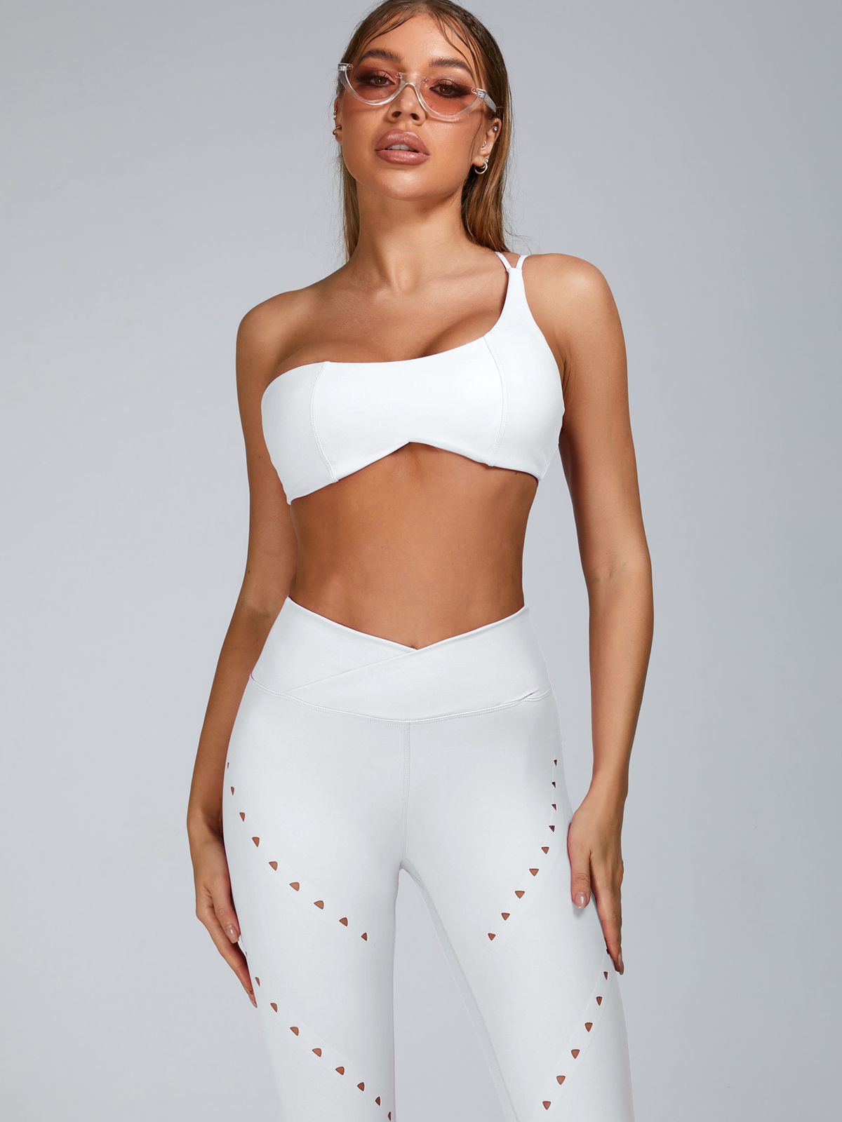 ZASUWA Female Cutout Tailoring Sports Bras